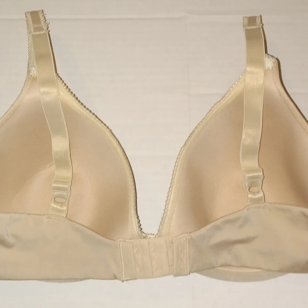 Vanity fair Elegant Plunge 38C - Picture 4 of 8